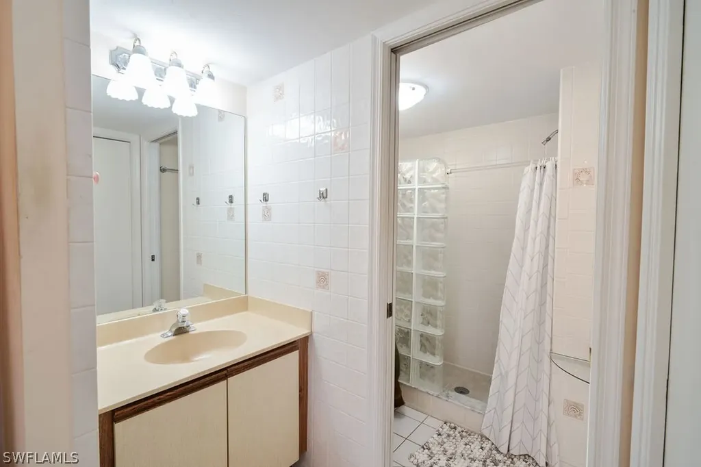 1200 Commonwealth Circle Naples FL 34116