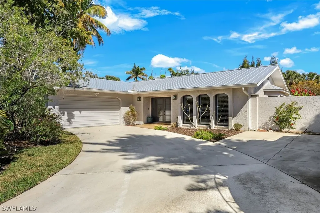 27234 Jolly Roger Lane Bonita Springs FL 34135