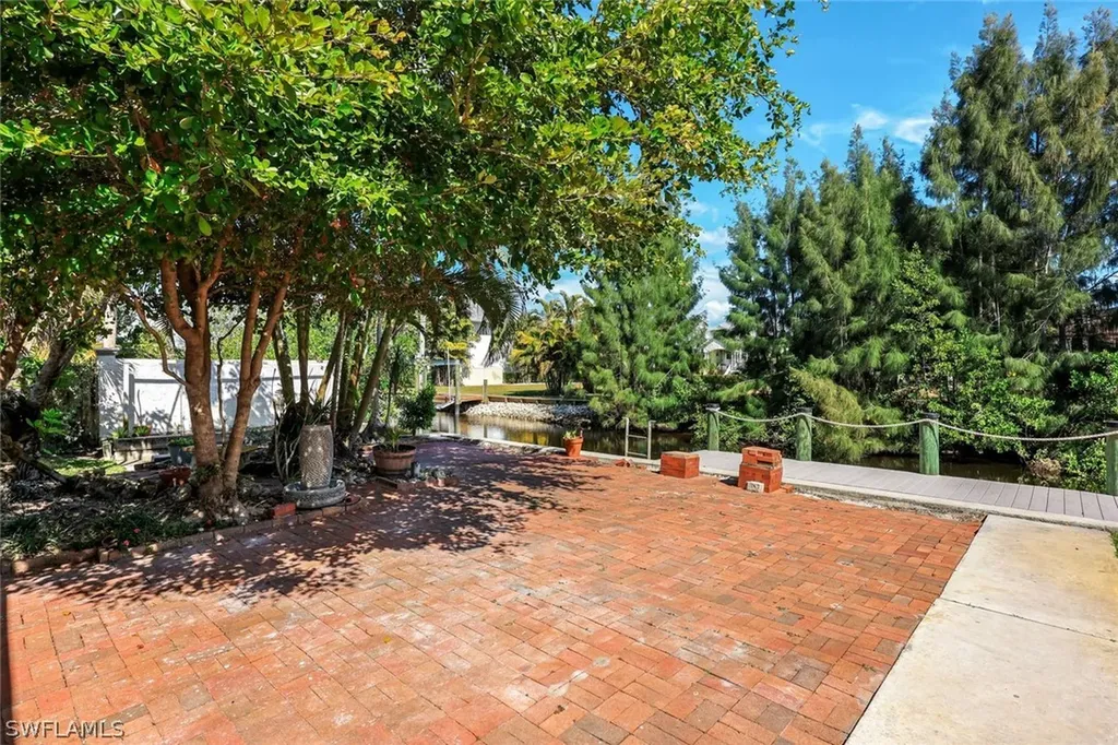 27234 Jolly Roger Lane Bonita Springs FL 34135