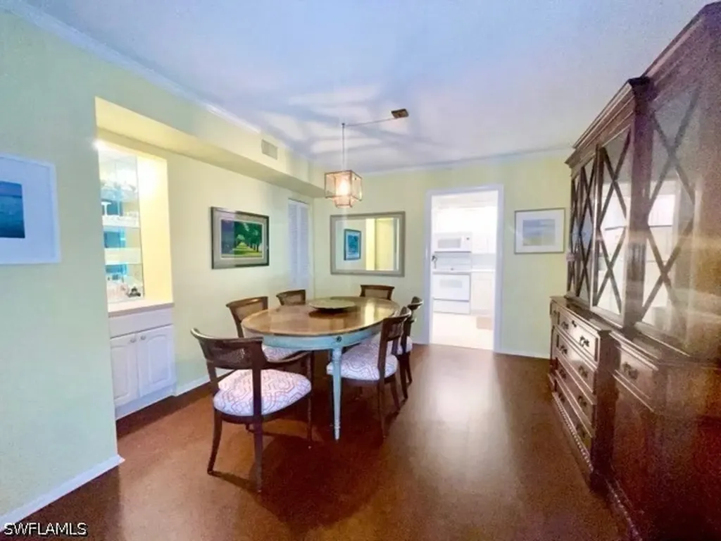 4150 Crayton Road Naples FL 34103