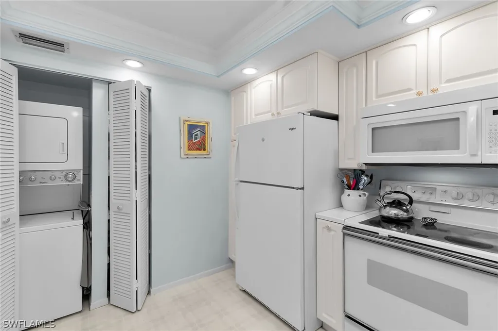 4150 Crayton Road Naples FL 34103