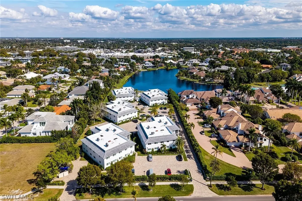 4150 Crayton Road Naples FL 34103