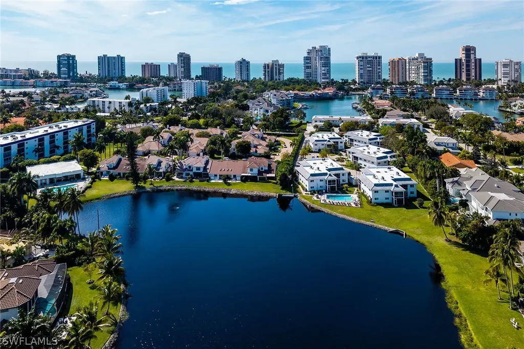 4150 Crayton Road Naples FL 34103