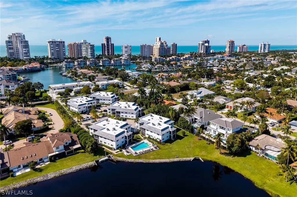 4150 Crayton Road Naples FL 34103