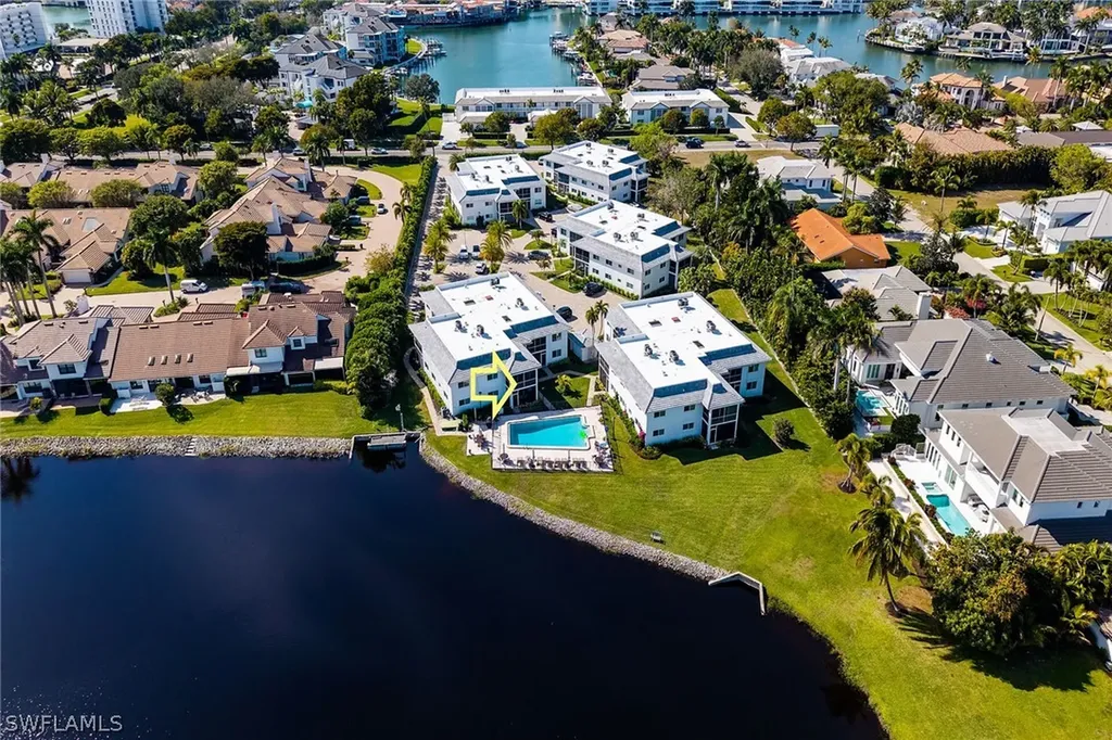 4150 Crayton Road Naples FL 34103