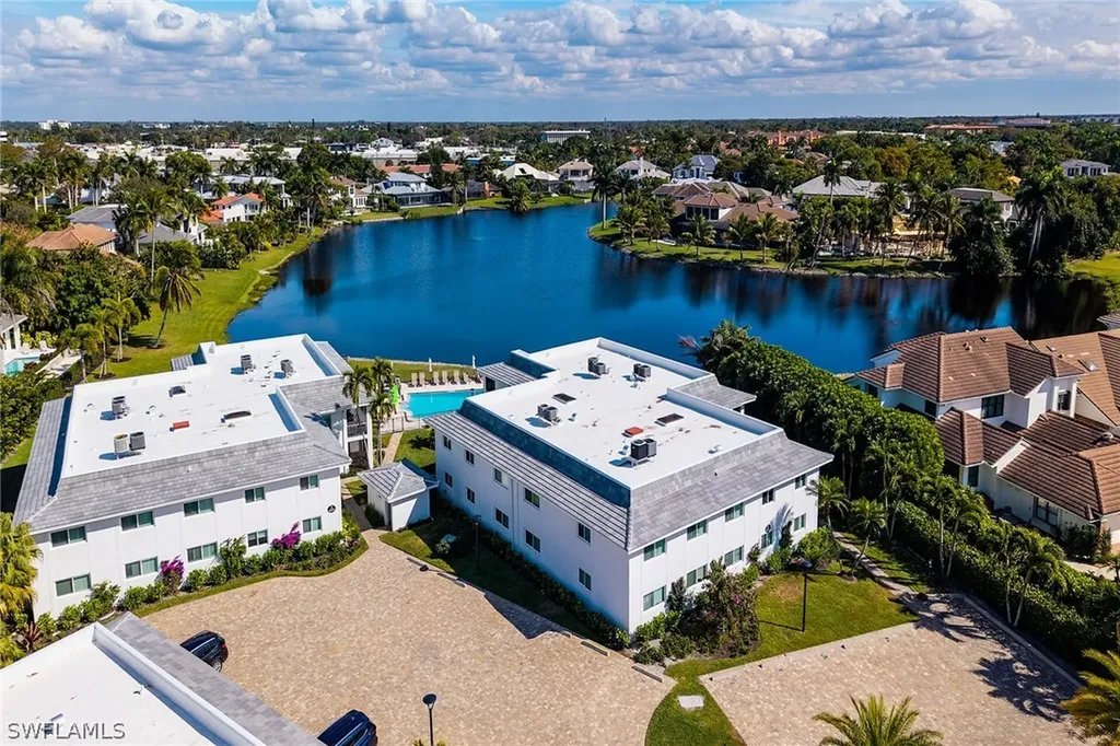 4150 Crayton Road Naples FL 34103