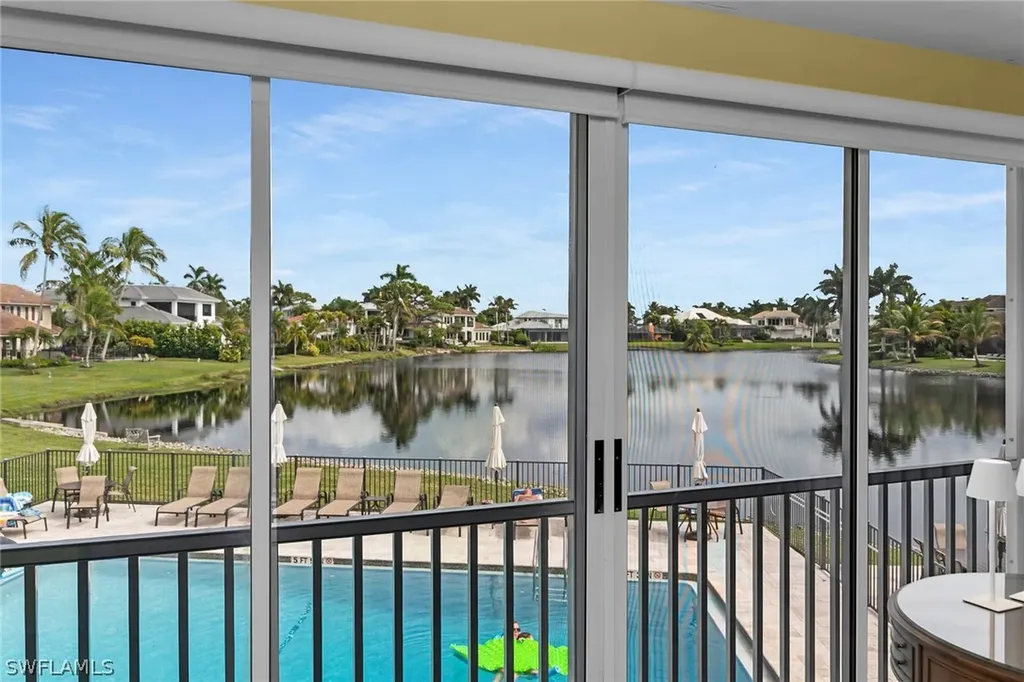 4150 Crayton Road Naples FL 34103