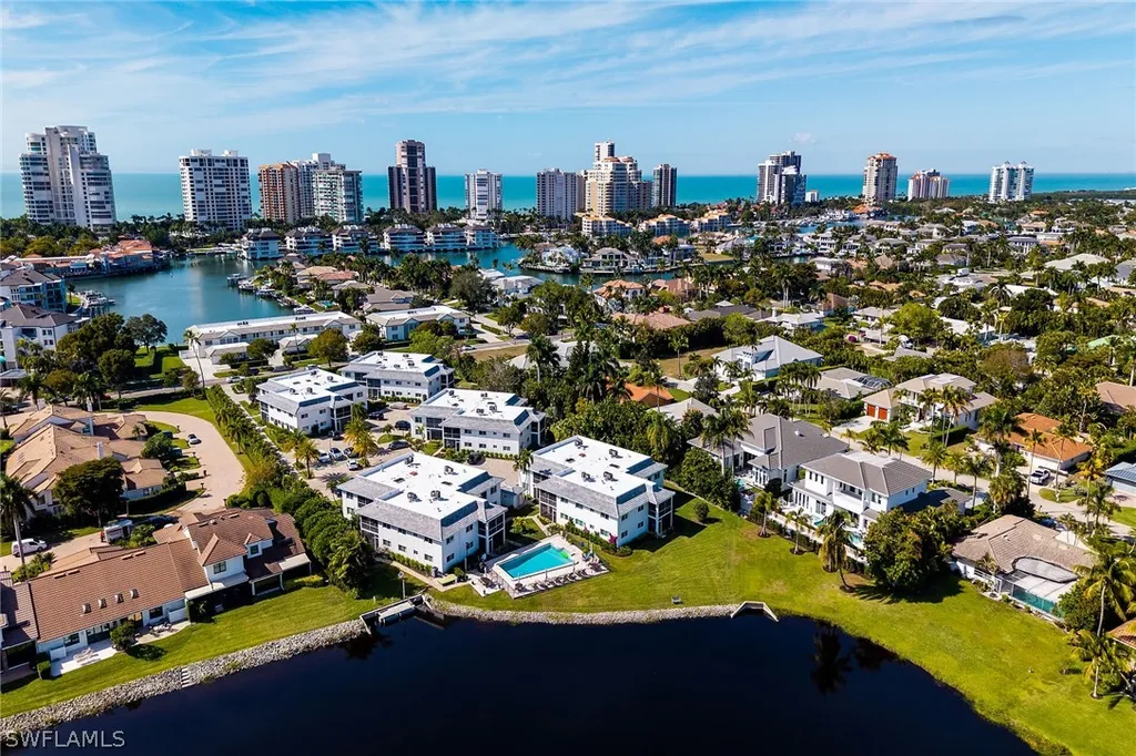 4150 Crayton Road Naples FL 34103