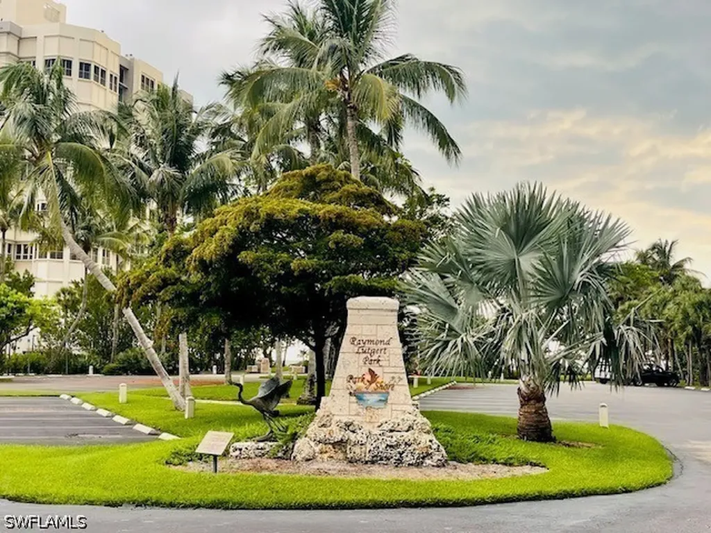 4150 Crayton Road Naples FL 34103