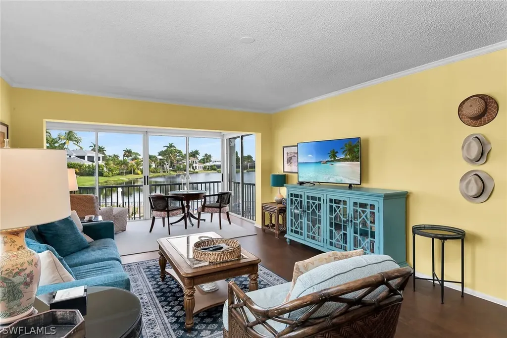 4150 Crayton Road Naples FL 34103