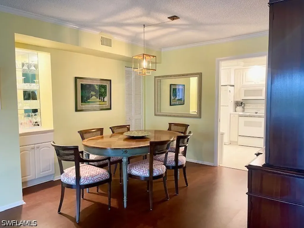 4150 Crayton Road Naples FL 34103