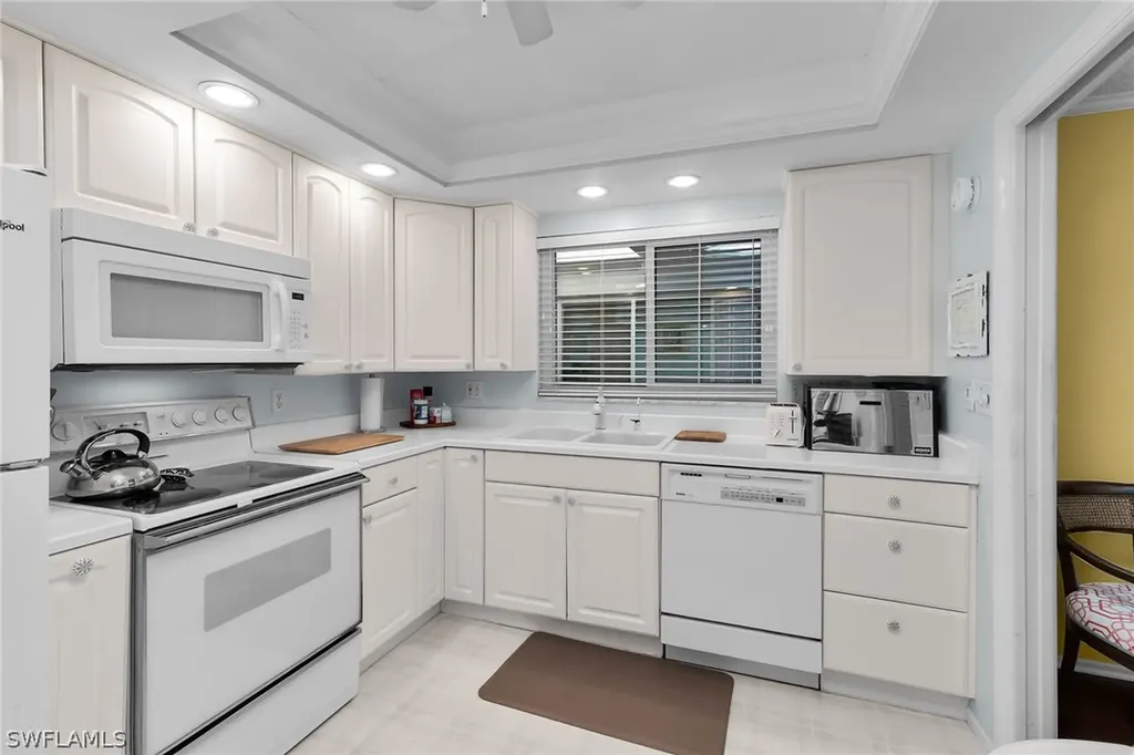 4150 Crayton Road Naples FL 34103
