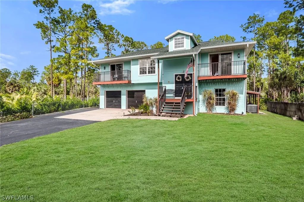 Naples FL, 4105 2ND Avenue NE