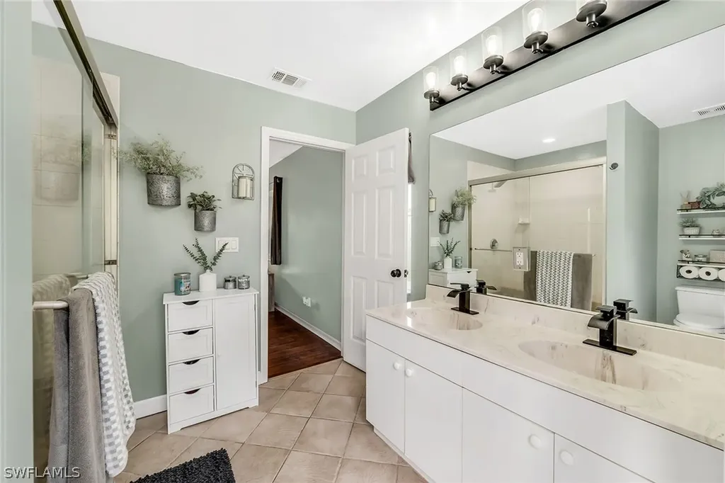 4105 2nd Avenue NE Naples FL 34120