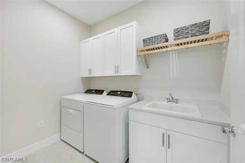 316 Indies Drive W Naples FL 34114