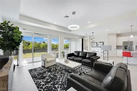 316 Indies Drive W