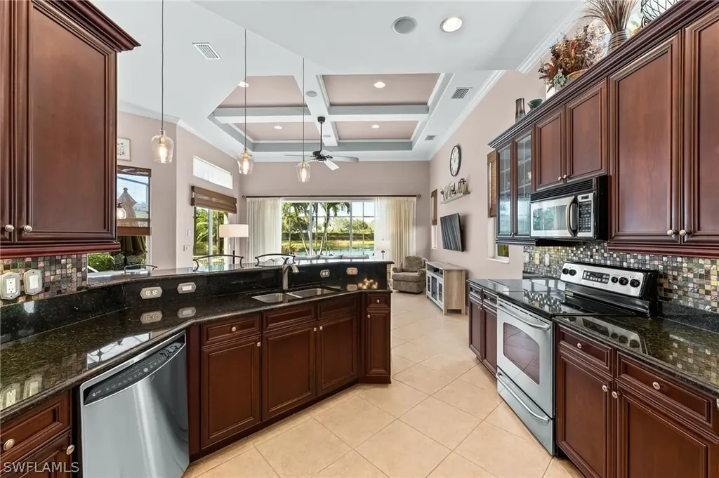 7875 Valencia Court Naples FL 34113