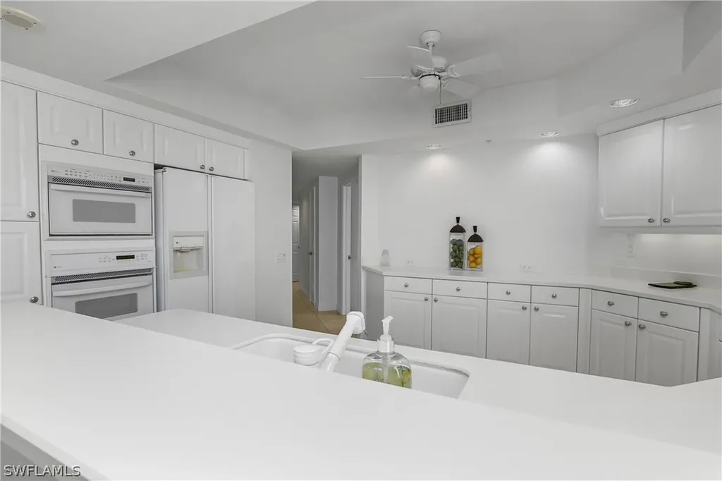 7225 Pelican Bay Boulevard Naples FL 34108