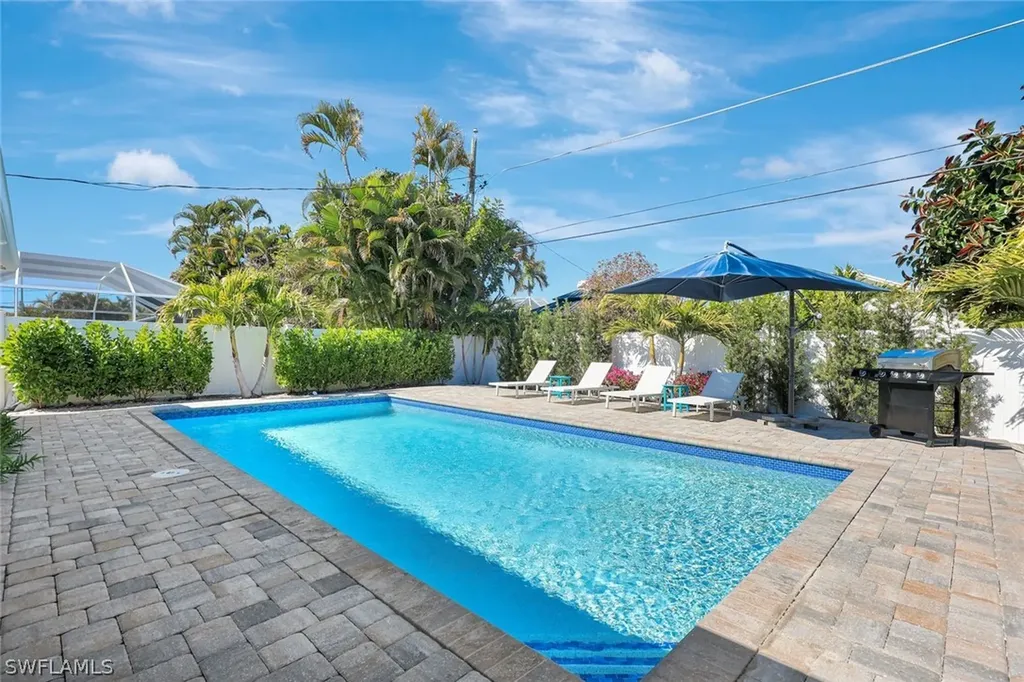 761 99th Avenue N Naples FL 34108