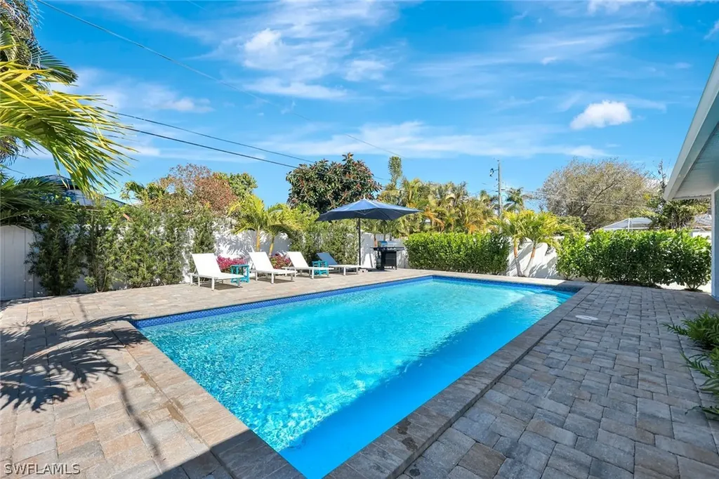 761 99th Avenue N Naples FL 34108
