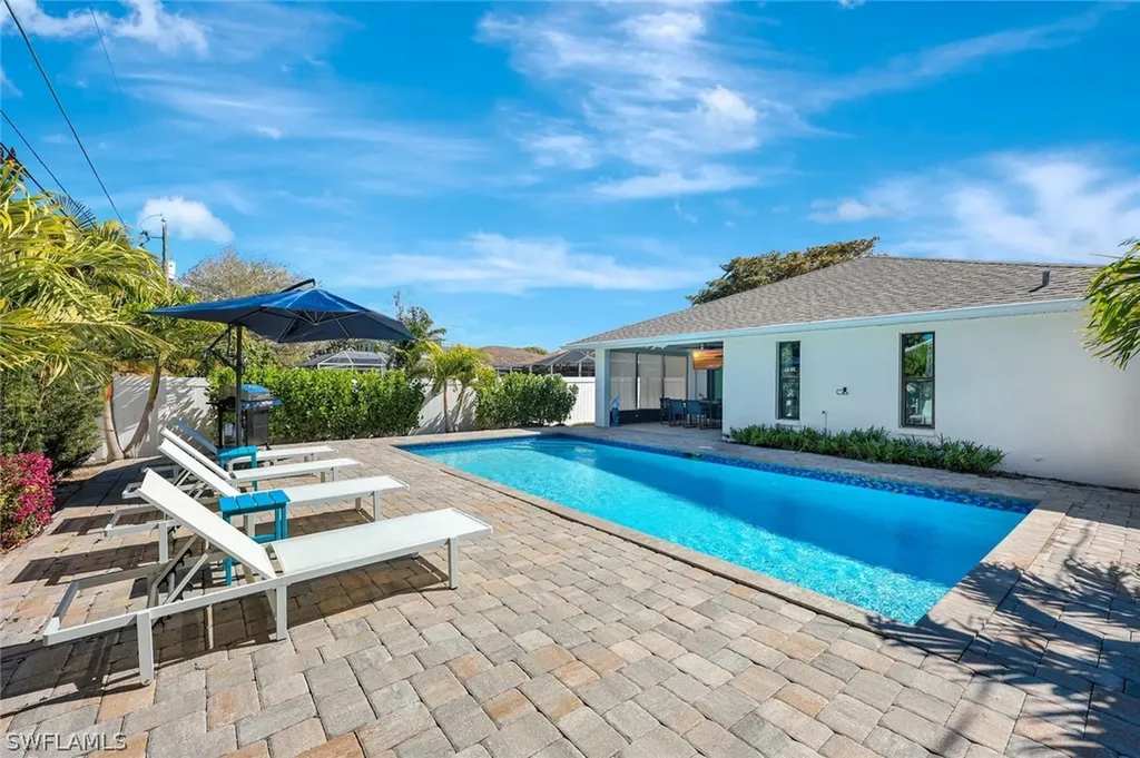 761 99th Avenue N Naples FL 34108