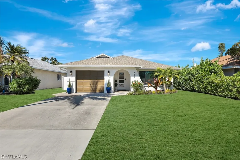 761 99th Avenue N Naples FL 34108