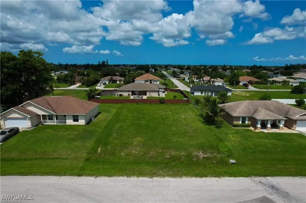 1030 NE 3rd Avenue Cape Coral FL 33909