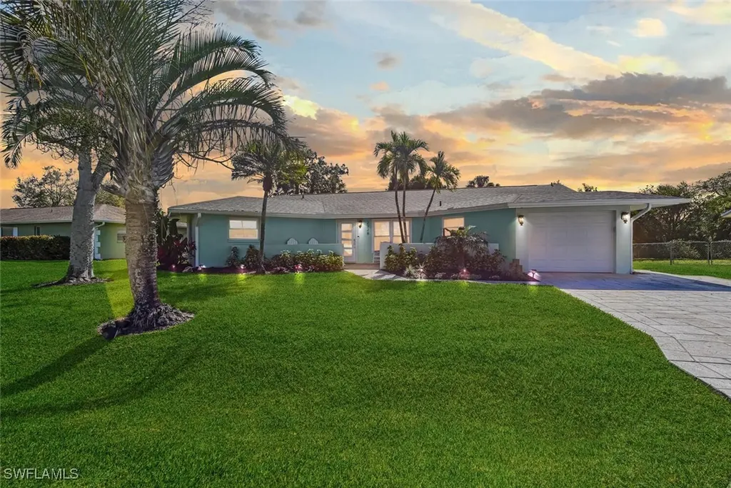 2328 Clipper Way Naples FL 34104