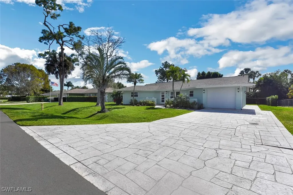 2328 Clipper Way Naples FL 34104
