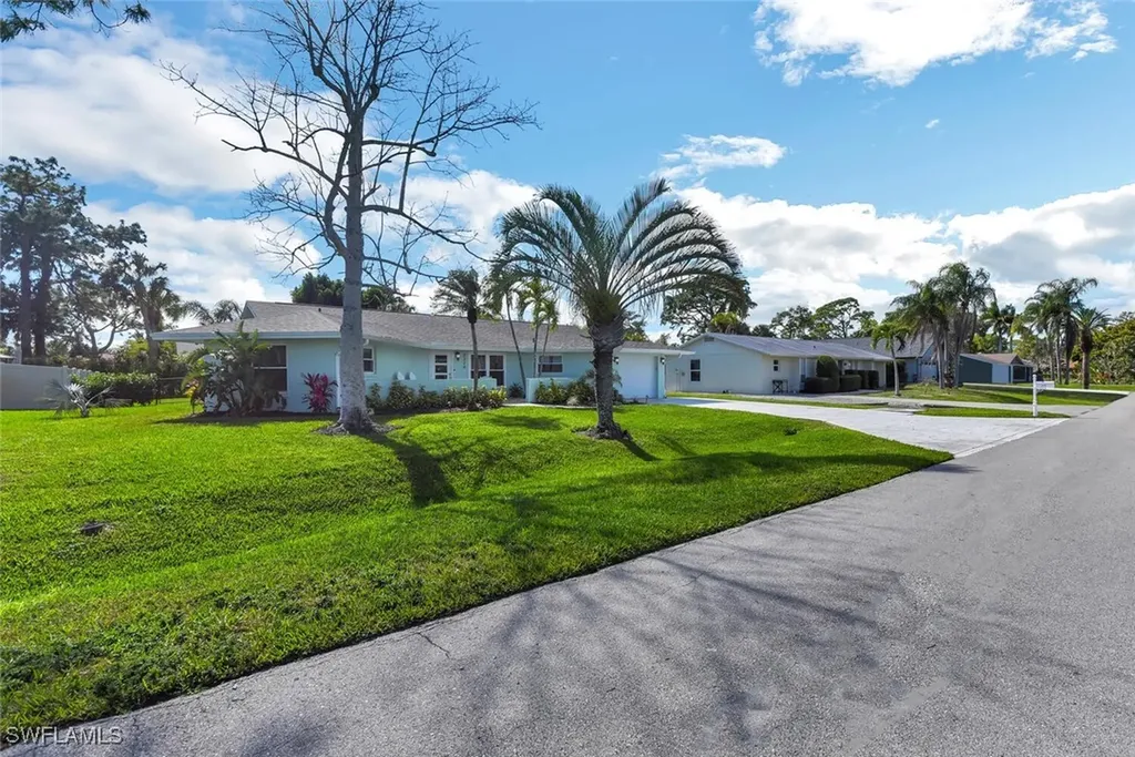 2328 Clipper Way Naples FL 34104