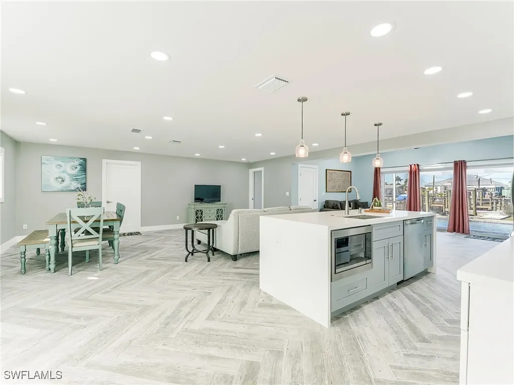 5302 Cortez Court Cape Coral FL 33904