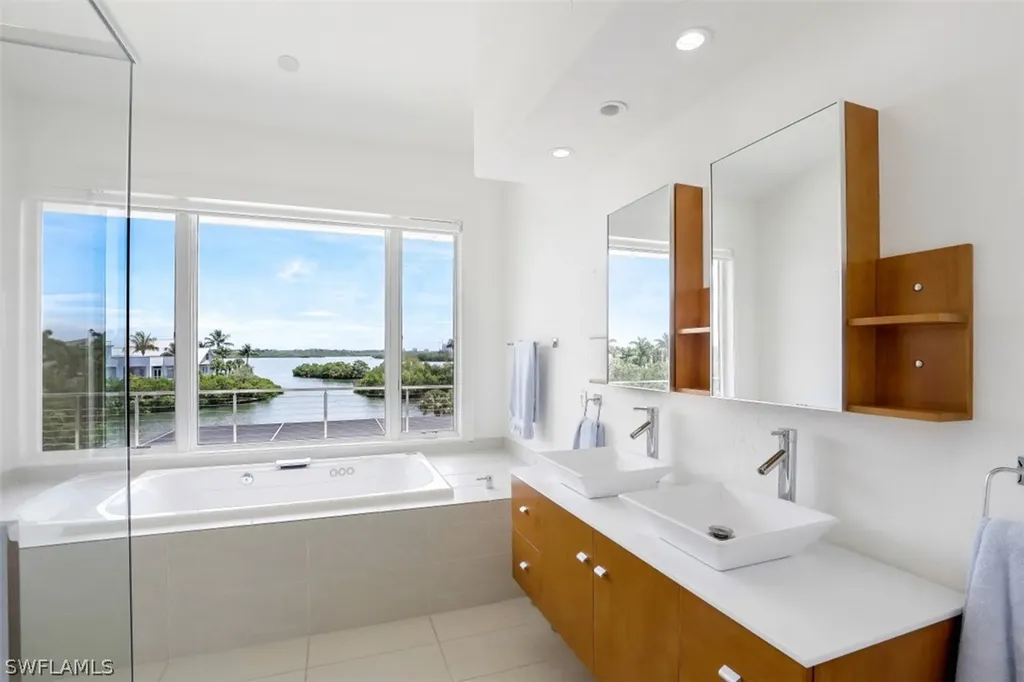 68 Southport Cove Bonita Springs FL 34134