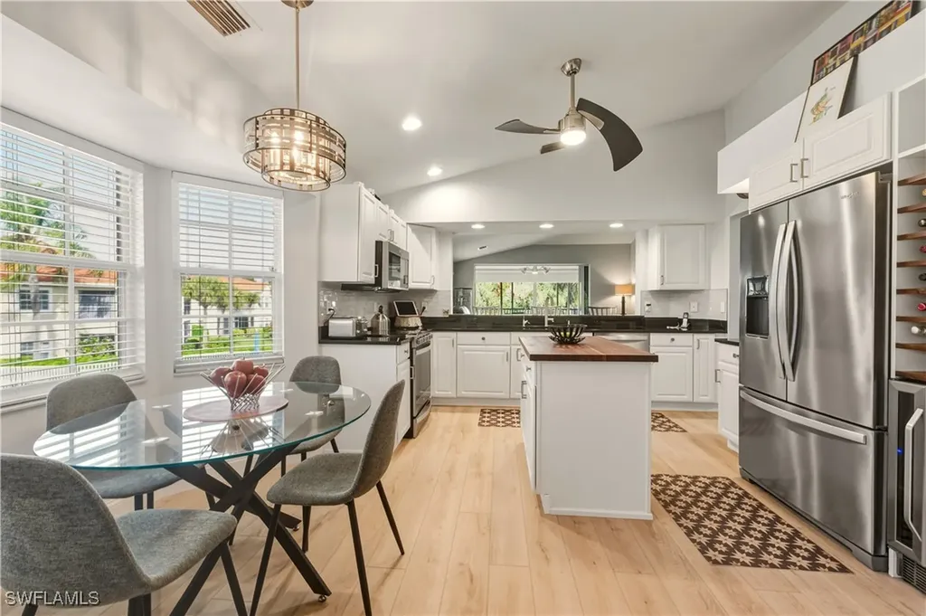 Naples FL, 6185 Reserve Circle, Unit 1403