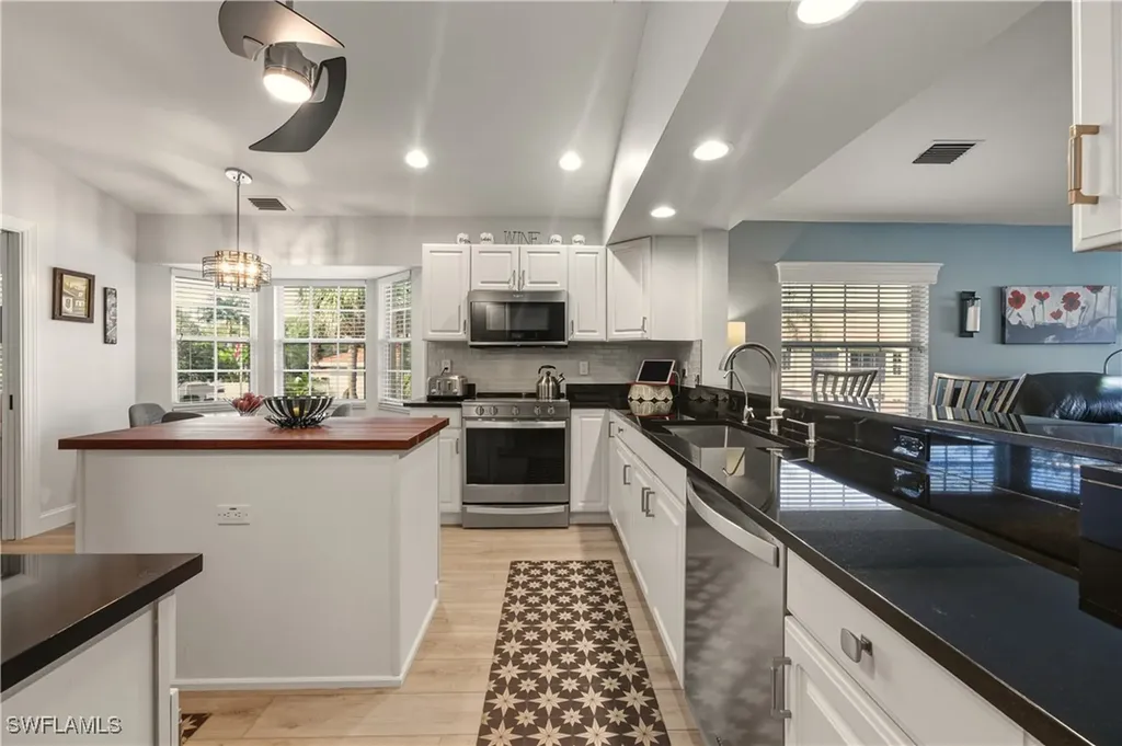 6185 Reserve Circle Naples FL 34119