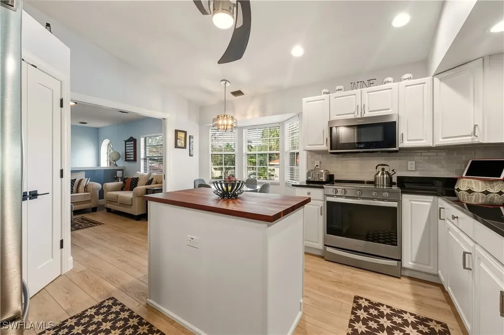 6185 Reserve Circle Naples FL 34119