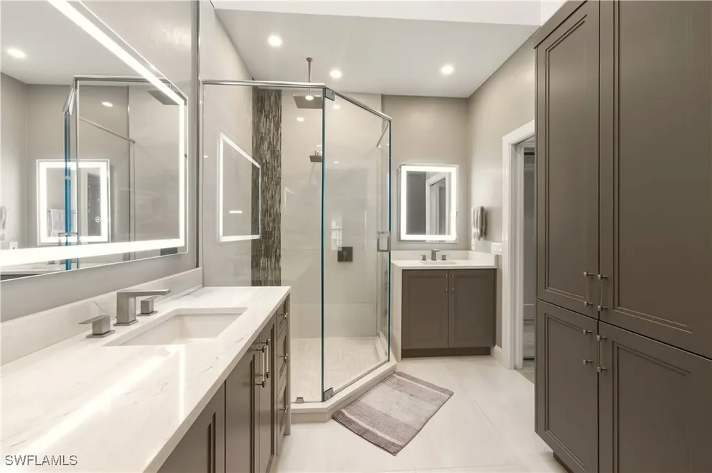 6185 Reserve Circle Naples FL 34119