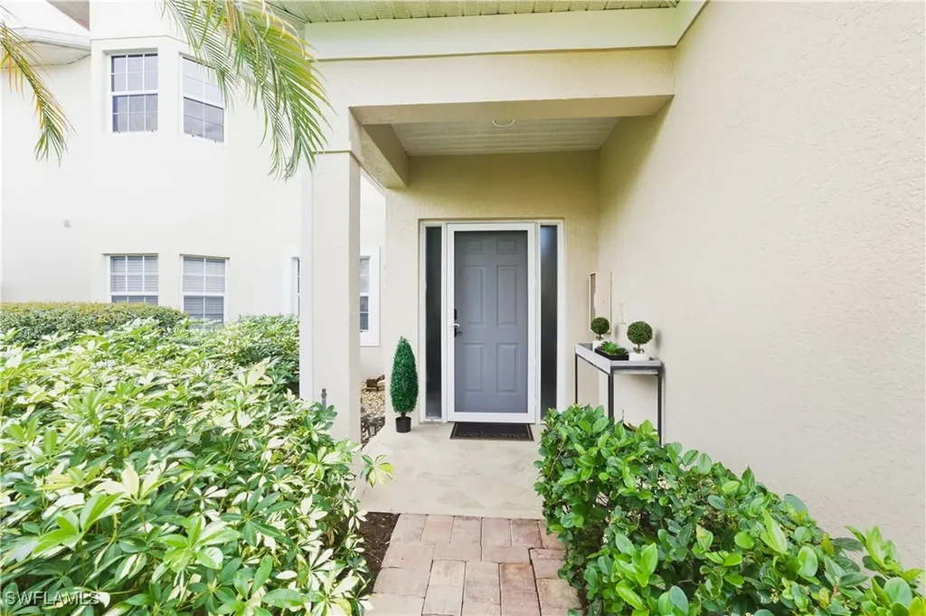 6185 Reserve Circle Naples FL 34119