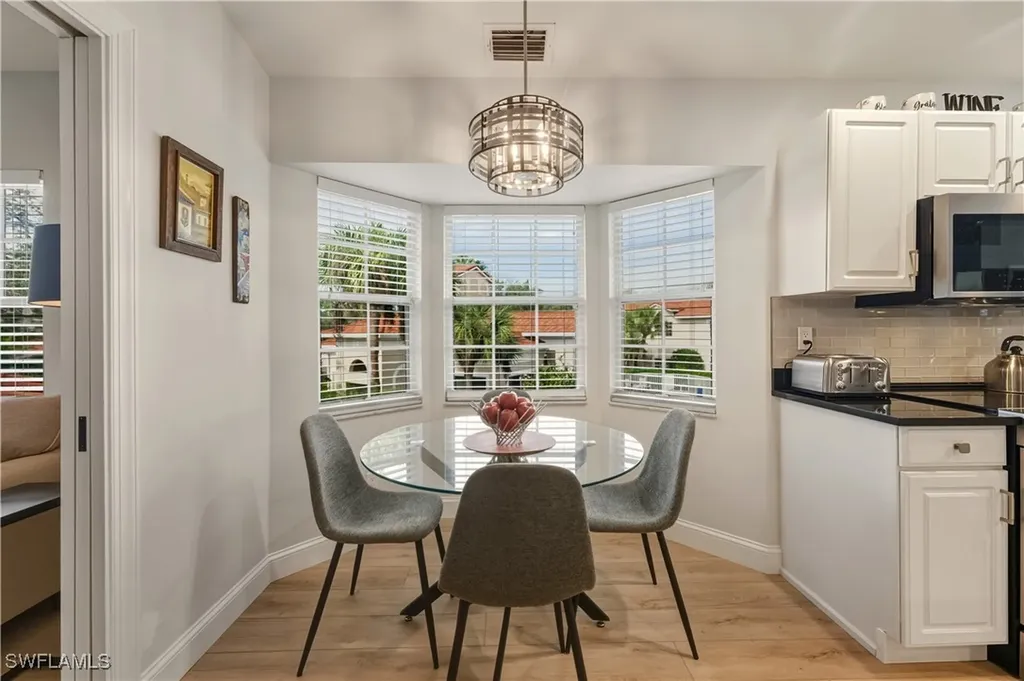 6185 Reserve Circle Naples FL 34119