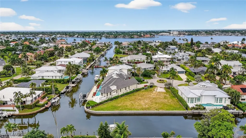 1693 Bonita Court Naples FL 34102
