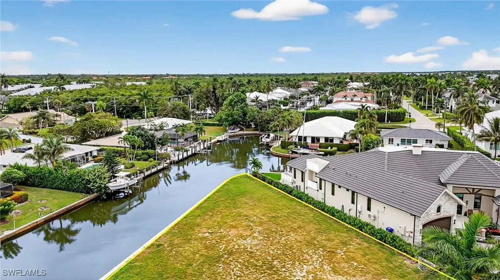 1693 Bonita Court Naples FL 34102