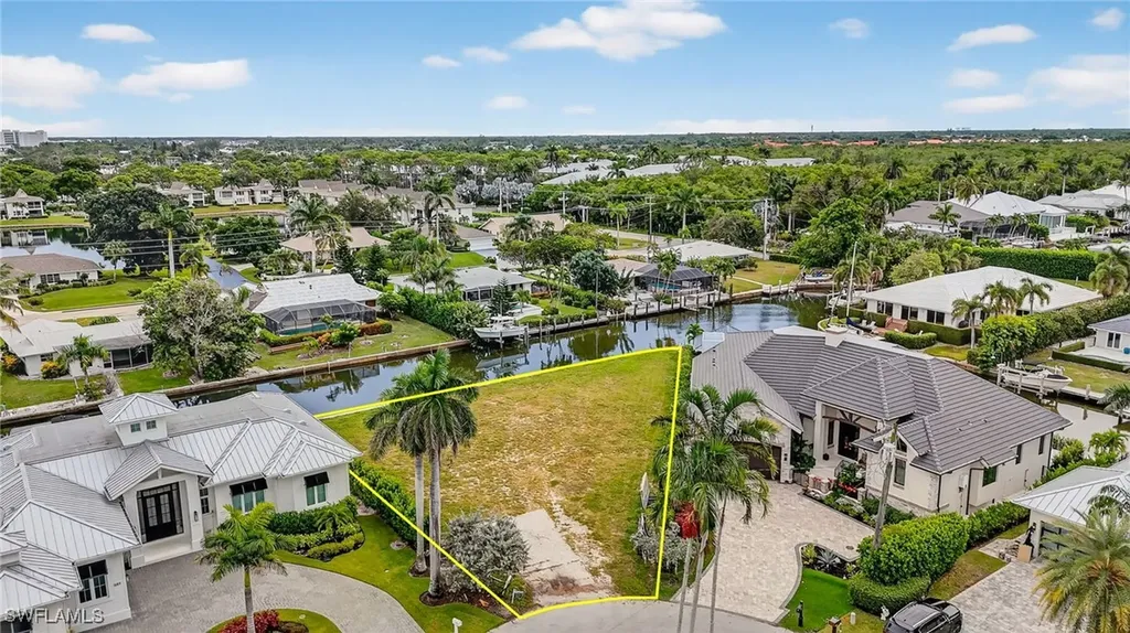 1693 Bonita Court Naples FL 34102