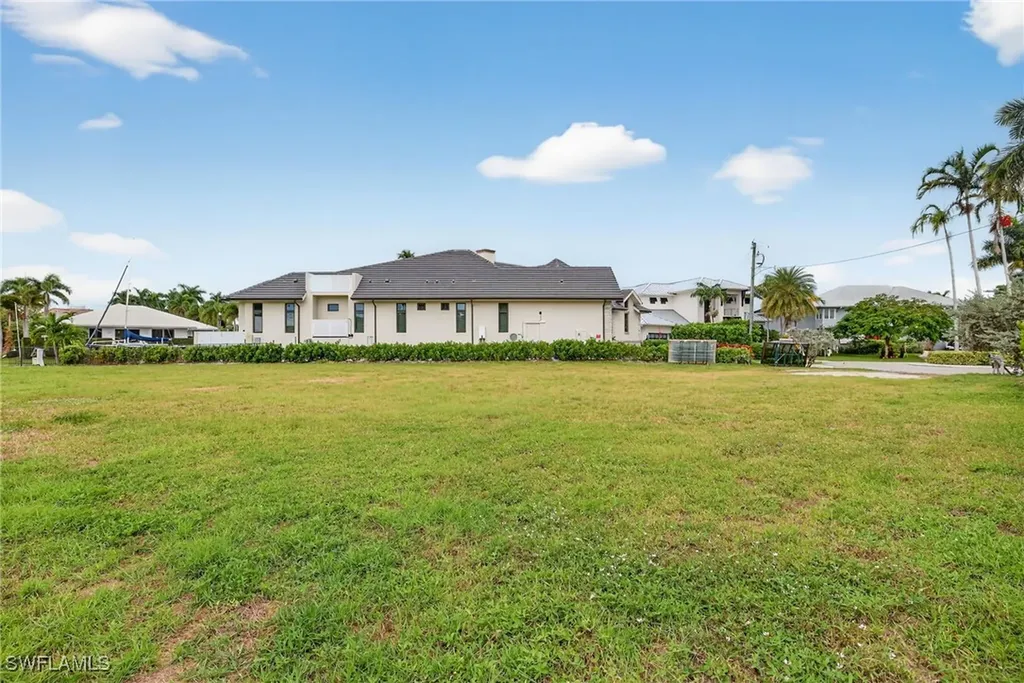 1693 Bonita Court Naples FL 34102