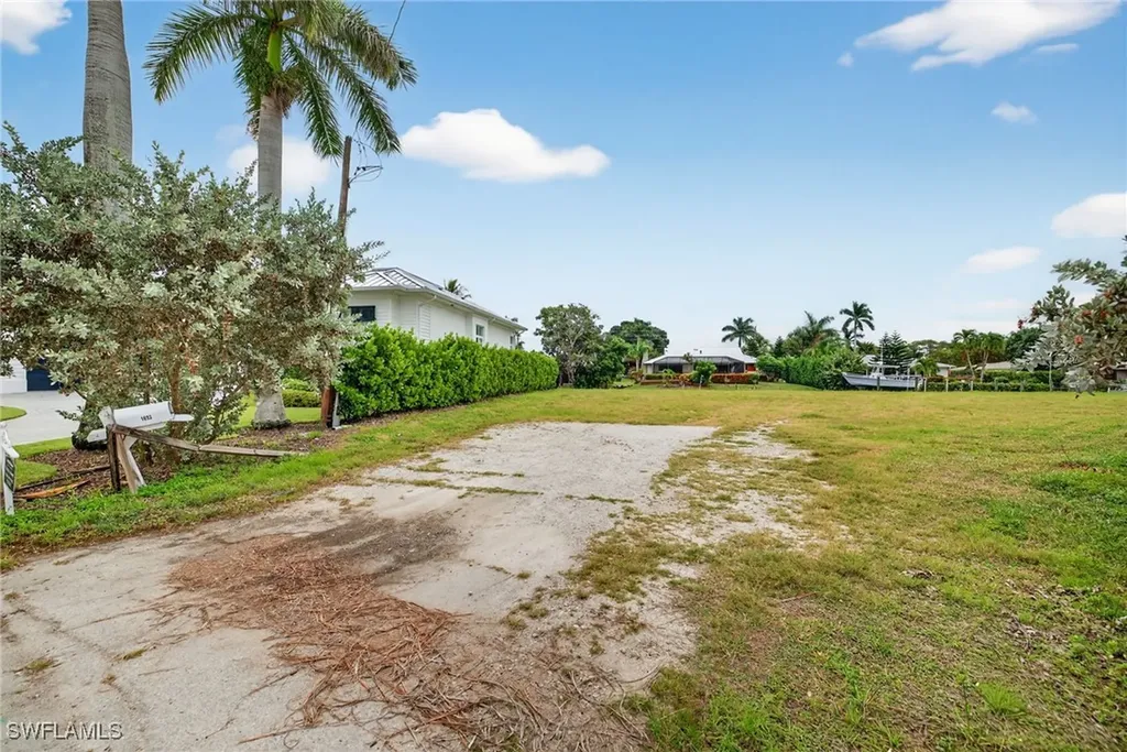 1693 Bonita Court Naples FL 34102