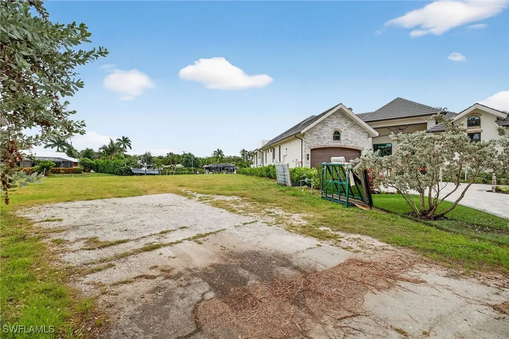 1693 Bonita Court Naples FL 34102