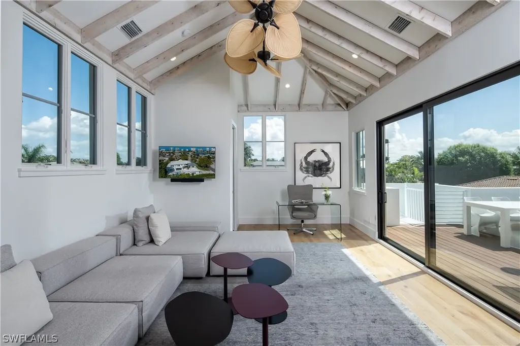 3770 Crayton Road Naples FL 34103
