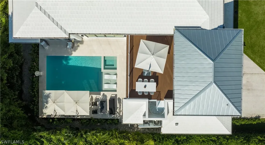 3770 Crayton Road Naples FL 34103