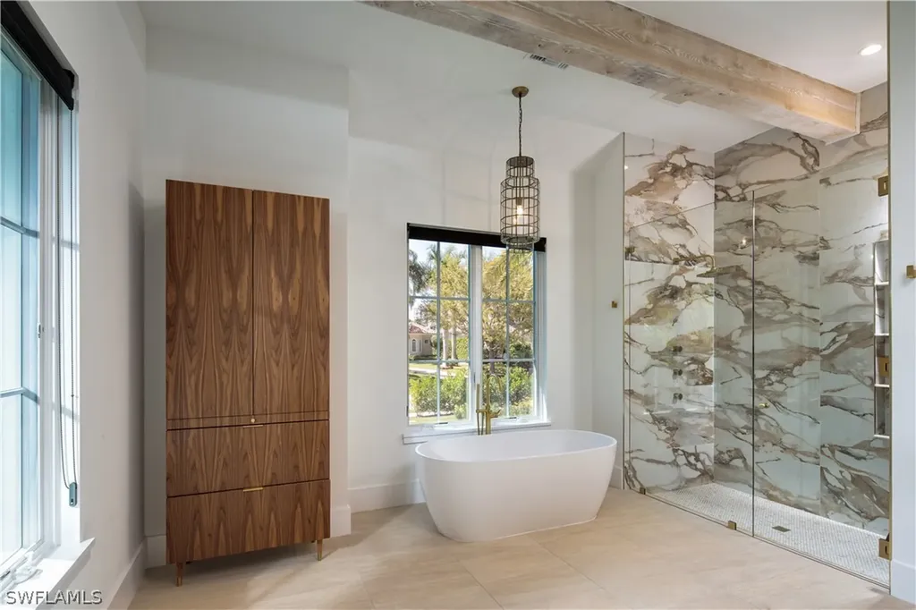 3770 Crayton Road Naples FL 34103