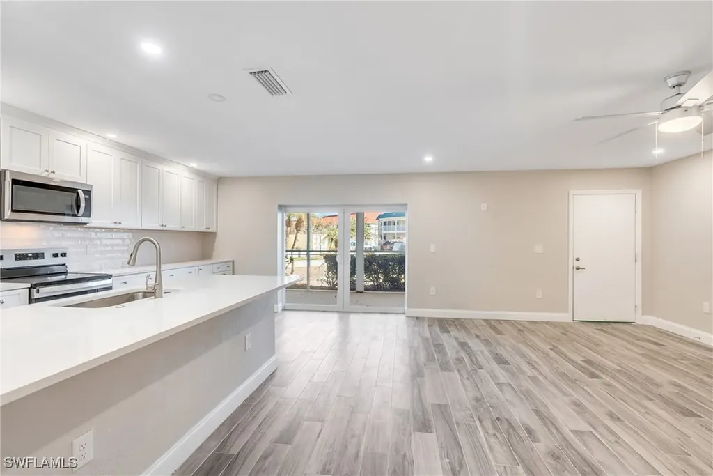 827 E Gulf Drive Sanibel FL 33957