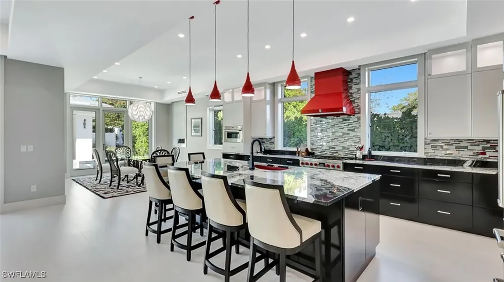 739 5th Avenue N Naples FL 34102