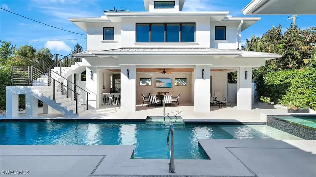 739 5th Avenue N Naples FL 34102